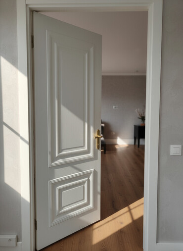 hamam qaplari: Ağ rəngli klassik üslublu interyer qapıları - Material: MDF/kompozit
