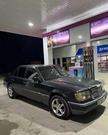 меняю дом на авто: Mercedes-Benz W124: 1990 г., 2.6 л, Механика, Бензин, Седан