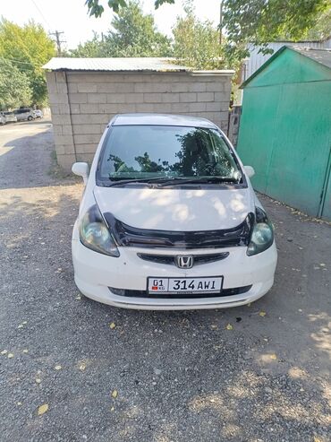 дом на обмен: Honda Fit: 2003 г., 1.3 л, Вариатор, Бензин, Хэтчбэк