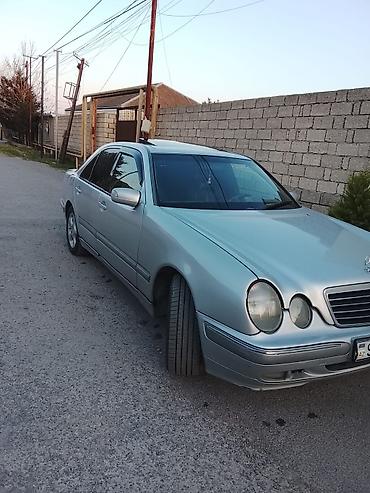 Mercedes-Benz: Mercedes-Benz E-Class: 2.2 l | 2000 il Sedan — 11