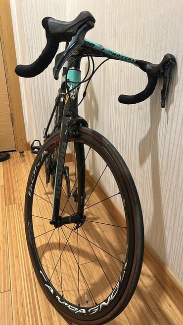 İdman velosipedləri: Bianchi yol velosipedi – karbon aero şassi ilə Xüsusiyyətlər: - — 5