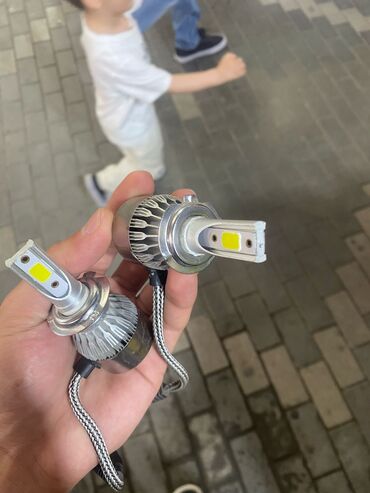 Aksesuarlar və tüninq: İki ədəd LED avtomobil lampası. Bu lampalar avtomobilinizin
