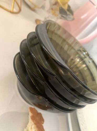 Наборы посуды: Набор посуды и сервировки, разнородные позиции: - Стеклянные креманки — 7