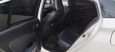 Toyota: Toyota Prius: 2019 г., 1.8 л, Типтроник — 6