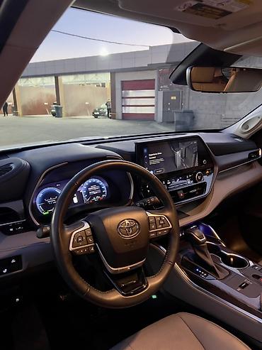 отдам не дорого: Toyota Highlander: 2023 г., 2.5 л, Вариатор, Гибрид, Кроссовер — 7