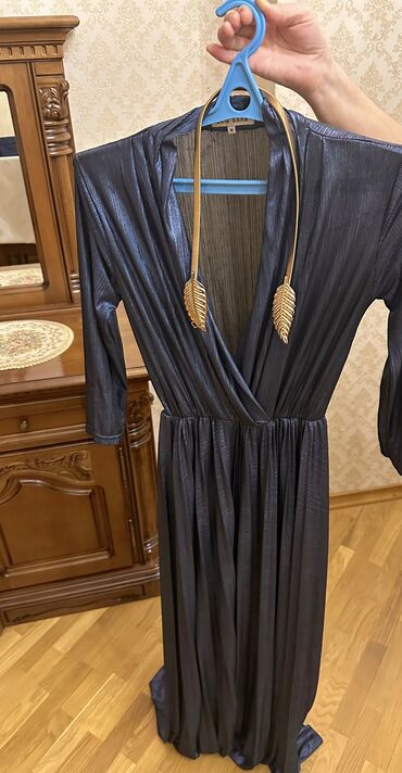 s pelenalnym stolikom: Вечернее платье, Макси, S (EU 36)