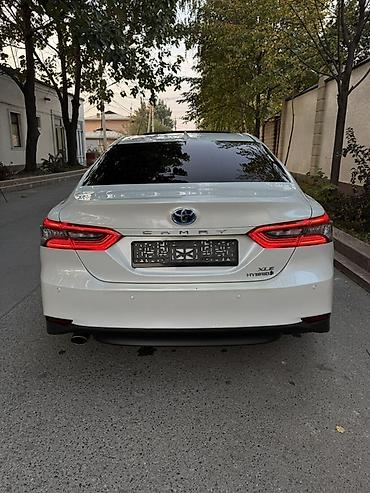 lada 2106: Toyota Camry: 2022 г., Гибрид, Седан — 4