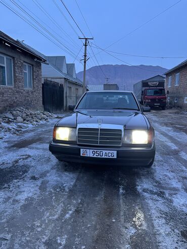 Транспорт: Mercedes-Benz W124: 1993 г., 2.2 л, Механика, Бензин, Седан