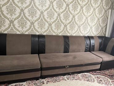 диван мебель: Угловой диван, цвет - Коричневый, Б/у