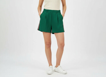 krótkie spodenki w paski bershka: Bershka, Shorts for women, size S