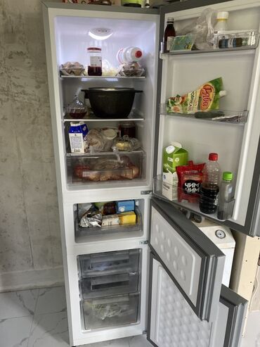 32 дюймовый монитор: Холодильник Xiaomi, Б/у, Двухкамерный, 60 * 180 * 60