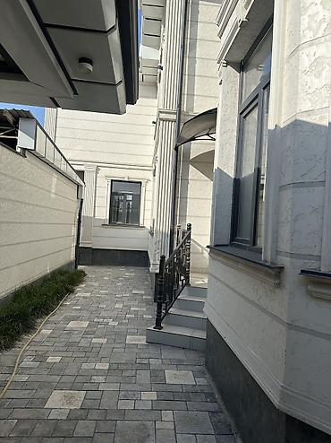 Продажа коттеджей и домов: Продается двухуровневый особняк с качественным дизайнерским ремонтом — 2