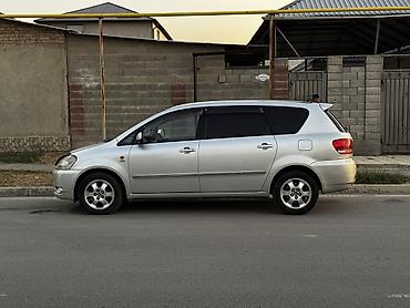 terrano 2: Toyota Avensis Verso: 2002 г., 2 л, Механика, Дизель, Минивэн — 2