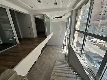 55 yas is ilanlari: İcarəyə verilir obyekt 135 m², Elmlər Akademiyası m. 2 500 AZN/ay 135 — 4