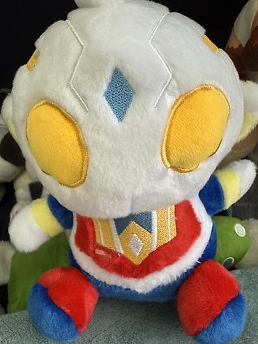 Игрушки: Мягкие игрушки — набор Описание: - Плюшевый котик-бродячка с багетом — 19