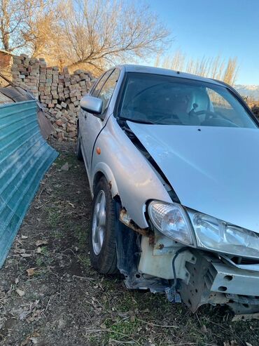 Nissan: Nissan Almera: 2001 г., 1.5 л, Бензин, Хэтчбэк — 6