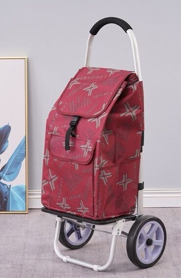 разных товаров для дома: Практичная сумка-тележка — ваш надежный помощник на рынке. Снабжена