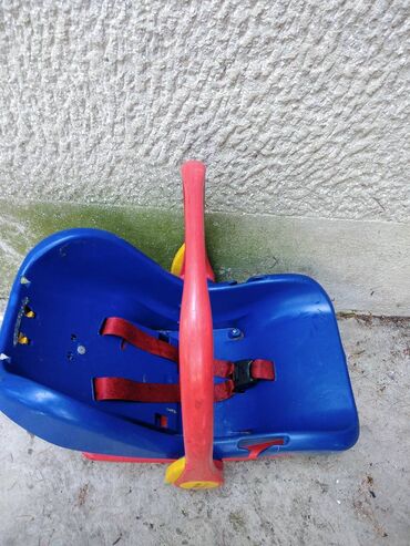 Autosedišta: Plasticno sedište za decu od rođenja do 13 kg ili 12 meseci (grupa na lalafo.rs — 4 Autosedišta: Plasticno sedište za decu od rođenja do 13 kg ili 12 meseci (grupa — 4