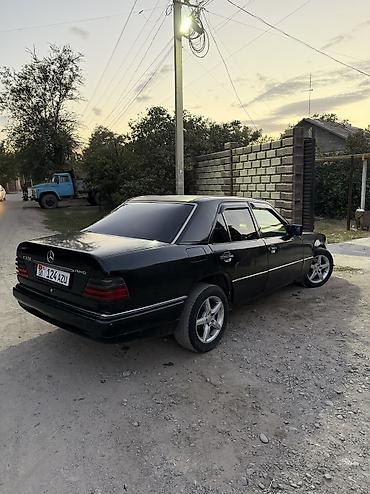 кузов на 210: Mercedes-Benz W124: 1993 г., 2.8 л, Механика, Бензин — 2