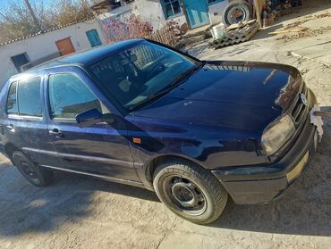 Volkswagen: Volkswagen Vento: 1994 г., 1.8 л, Механика, Бензин