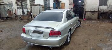 Hyundai: Hyundai Sonata: 2 l | 2004 il Sedan — 11