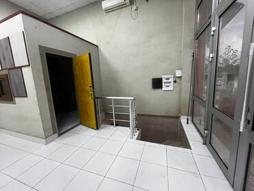 Mağazalar: Kommersiya obyekti – İcarəyə verilir.Qiymetde endirim olacaq. -Obyekt — 15