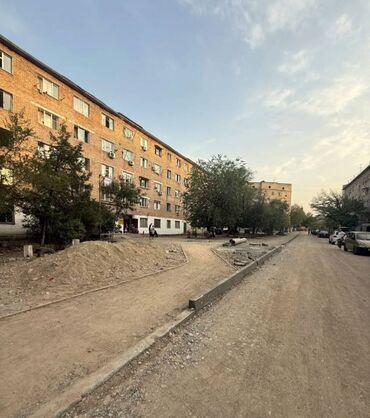 квартира берилет восток 5: 1 бөлмө, 18 кв. м, Жатакана жана мейманкана түрүндө, 3 кабат