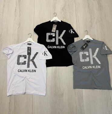 majice za ispod sakoa: Men's T-shirt Calvin Klein, M (EU 38), L (EU 40), XL (EU 42)