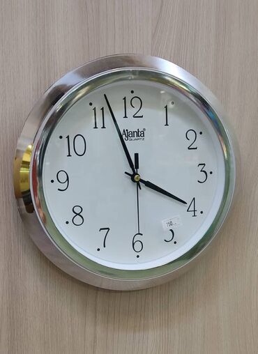 Наручные часы: Фирма : Ajanta, производство Индия. Шаговый механизм. Размер:25 дм