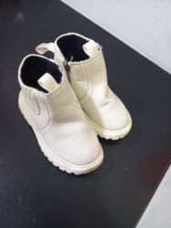 dəridən uşaq pinetkaları: Botinka, Qız üçün, 25