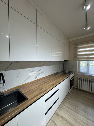 продаю связи с переездом: Үй, 85 кв. м, 5 бөлмө, Риелтор, Евро оңдоо