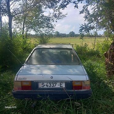 фильтр замена: Руль Audi 1981 г., Б/у — 4