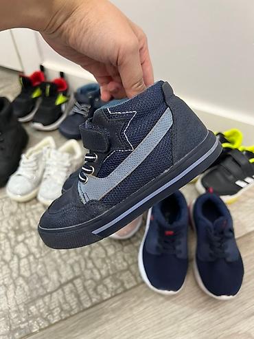 Детская обувь: Продаю!!! Детская обувь, б/у, но очень качественная и дорогая обувь ( — 25