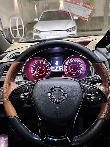 Ssangyong: Ssangyong Tivoli: 2019 г., 1.5 л, Автомат, Бензин, Кроссовер — 7