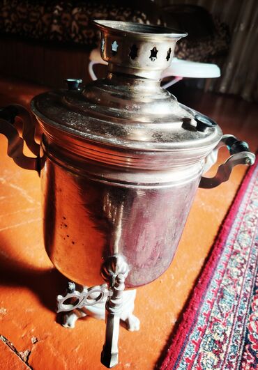 Samovarlar: İşlənmiş Od Samovar, 5 l, Ünvandan götürmə