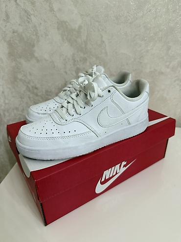nike hyperko: Nike ağ rəngli idman ayaqqabısı - Model: Aşağı boğaz, krujqayış — 1