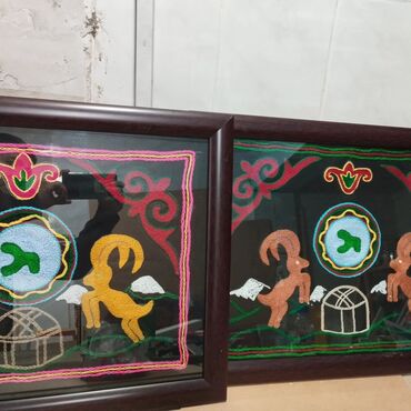 Картины: Картина с изображением цветов в вазе, оформленная в раму. Рама имеет — 12