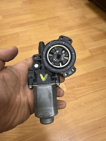 masin mator: Avtomobil şüşəqaldıran (pəncərə qaldırıcı) elektrik mühərriki hunday — 2