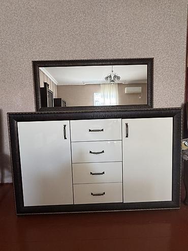 dekor vitrin: Qonaq otağı mebel dəsti Tərkib: - Şüşə vitrini olan böyük bufet: 2 — 2