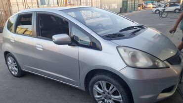 шины на масквич: Honda Fit: 2009 г., 1.3 л, Вариатор, Бензин, Хэтчбэк