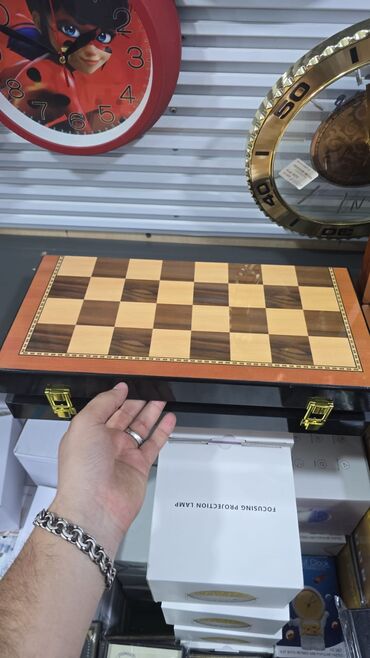 Futlyarlar, çexollar: Sahmatlar.muxtelif.
 yenidir.qiymetler ferqlıdir — 20