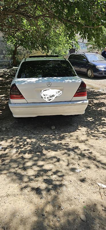 e39 rul: Mercedes-Benz C sinfi sedan (W202) – ağ rəngli, avtomatik ötürmələr — 2