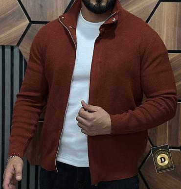 kurtka modelleri kisi: Kişi trikotaj jaketi – fermuarlı, düyməli yaxalı model - Model: kişi — 3