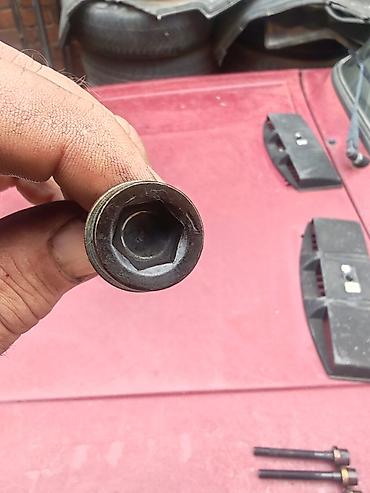 merač antifriza: Srafovi glave motora Lada 112 16V. Polovno, očuvano. Skinuto sa — 7