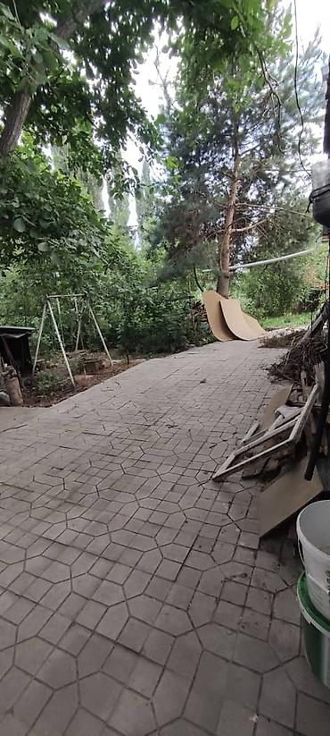 Продажа коттеджей и домов: ПРОДАМ ДОМ участок 9 соток. Свердловский район (ориентир Бишкекский — 17