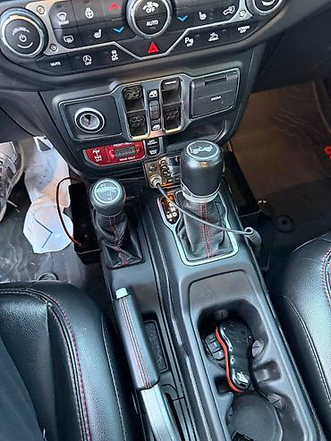 Jeep: Jeep Wrangler: 2021 г., Бензин — 26