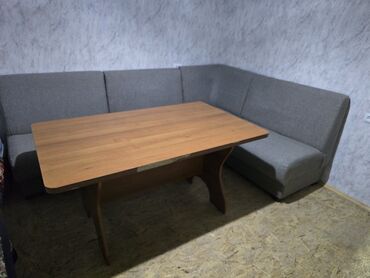 стол стулья на прокат: Угловой диван, цвет - Серый, Б/у