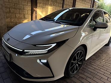 b y d: Toyota Corolla: 2026 г., 1.8 л, Вариатор, Гибрид, Седан — 7