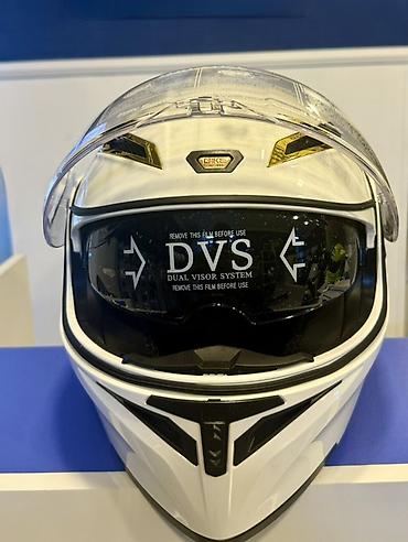 pec matoru: Tam üzlü motosiklet dəbilqəsi – DVS (Dual Visor System) — 2