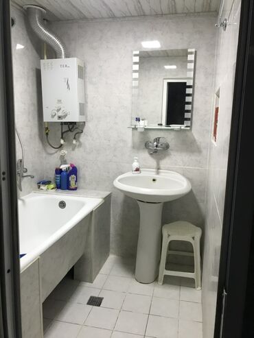 Uzunmüddətli kirayə mənzillər: 1 nəfər xanım otaq yoldaşı axtarılır.Xalqlar Dostluğu metrosu -da lalafo.az — 10 Uzunmüddətli kirayə mənzillər: 1 nəfər xanım otaq yoldaşı axtarılır.Xalqlar Dostluğu metrosu — 10